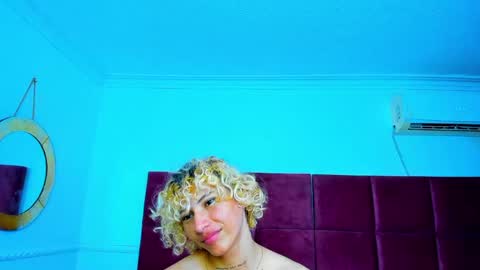 Snapshot of elite__models chatting on May 28, 2026, 7:11 pm Valentino Konny y Jhon online show from May 28, 2026, 7:11 pm
