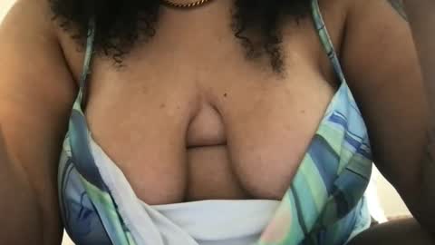 Snapshot of eliterd chatting on October 5, 2025, 7:01 pm eliterd online show from October 5, 2025, 7:01 pm