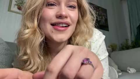 Stephanie online show from January 8, 2026, 12:02 am