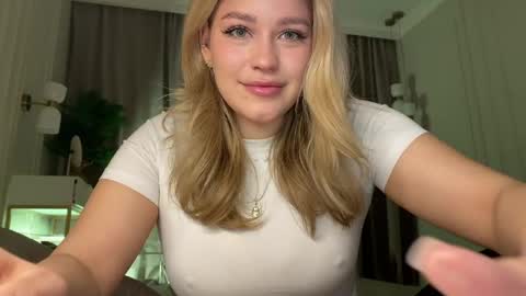 Stephanie online show from April 24, 2026, 8:00 pm