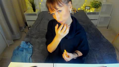 Snapshot of elizabe_th chatting on January 21, 2025, 9:46 pm Elizabethangel online show from January 21, 2025, 9:46 pm