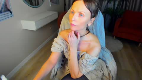 Snapshot of elizabe_th chatting on February 7, 2025, 1:25 am Elizabethangel online show from February 7, 2025, 1:25 am