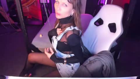 Snapshot of elizabe_th chatting on February 18, 2025, 10:38 am Elizabethangel online show from February 18, 2025, 10:38 am