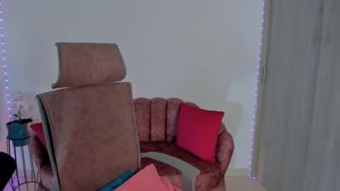 Eliza online show from March 9, 2025, 2:50 am