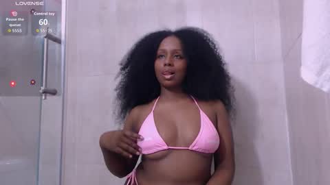 Snapshot of elizabethbell_ chatting on October 19, 2025, 3:29 am Elizabeth online show from October 19, 2025, 3:29 am