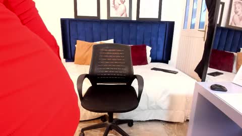 Snapshot of elizabethbell_ chatting on March 15, 2026, 12:44 pm Elizabeth online show from March 15, 2026, 12:44 pm