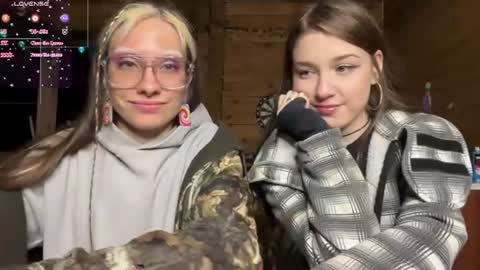 elizabethh_brown online show from July 8, 2026, 3:49 pm