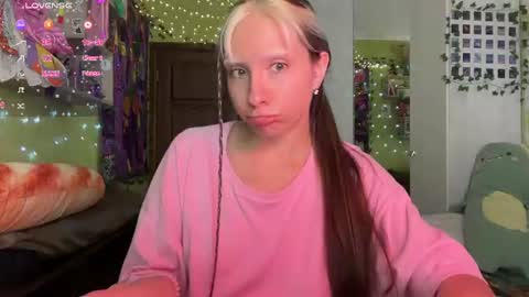 elizabethh_brown online show from August 6, 2026, 3:47 pm