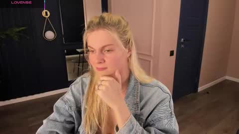 elizabethmad online show from September 16, 2025, 5:36 pm