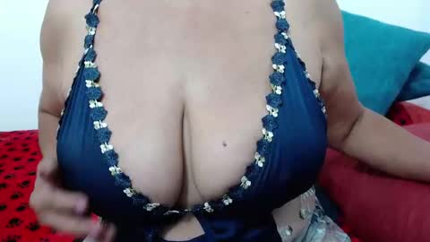 ElizabethMiler online show from May 6, 2026, 2:08 am