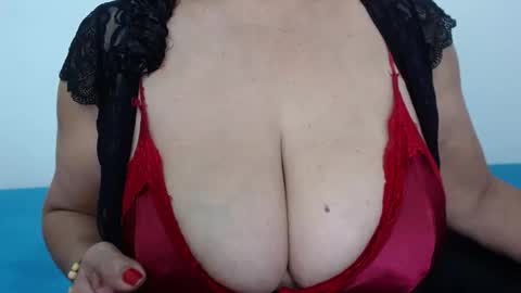 ElizabethMiler online show from May 21, 2026, 1:51 pm
