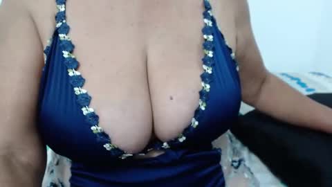 ElizabethMiler online show from May 25, 2026, 2:50 am