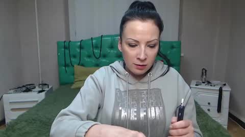 ElizabethSho online show from January 31, 2025, 1:11 am