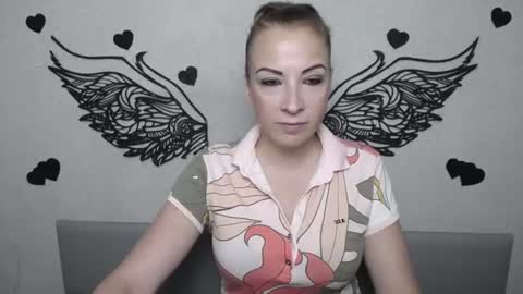 Snapshot of elizabethsho chatting on July 18, 2026, 5:28 pm ElizabethSho online show from July 18, 2026, 5:28 pm