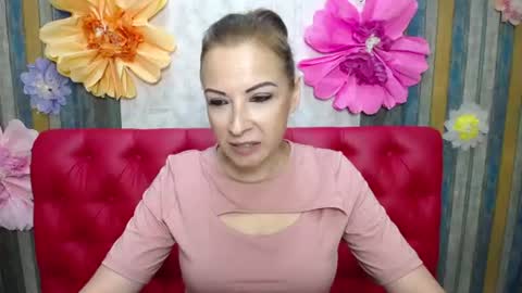 Snapshot of elizabethsho chatting on July 26, 2026, 5:09 pm ElizabethSho online show from July 26, 2026, 5:09 pm
