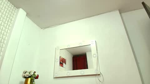 elizabetth_roman online show from February 7, 2026, 8:45 pm