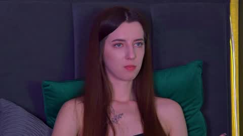 Snapshot of elizabetwilsoon chatting on January 17, 2025, 8:24 am Elizabet online show from January 17, 2025, 8:24 am