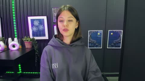 Eliza online show from December 10, 2024, 7:11 pm