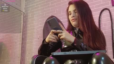   online show from September 12, 2025, 5:18 am