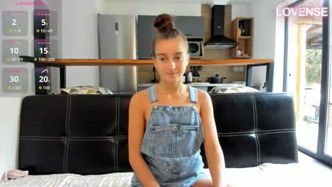 Eliz                               online show from November 24, 2025, 9:53 am