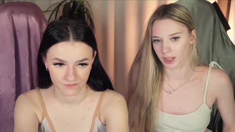 elizzza_ online show from February 2, 2025, 3:28 pm