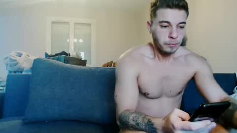 elkafit28 online show from December 23, 2025, 9:29 am