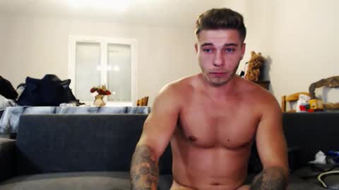 elkafit28 online show from June 9, 2026, 8:53 pm