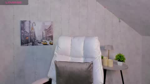 Ella online show from November 29, 2025, 1:41 am