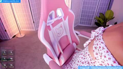 Snapshot of ella_foxx chatting on May 27, 2026, 2:52 am ella_foxx online show from May 27, 2026, 2:52 am