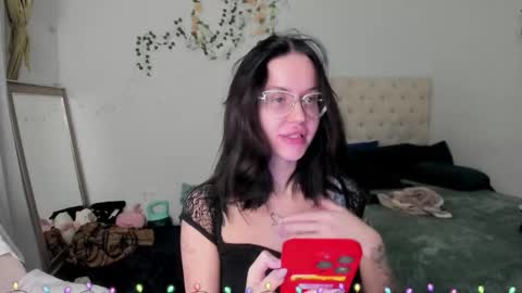 ELLA online show from January 12, 2026, 6:24 pm