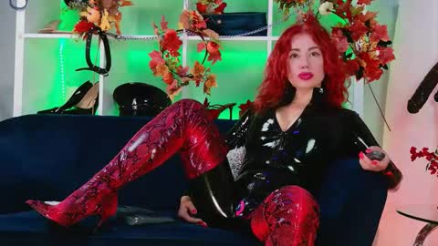 Snapshot of ella_kross chatting on September 25, 2025, 4:05 am ella_kross online show from September 25, 2025, 4:05 am