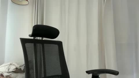 Snapshot of ella_laurel chatting on April 9, 2026, 7:36 am Ella online show from April 9, 2026, 7:36 am