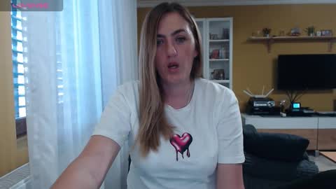 Snapshot of ella_max_live chatting on October 9, 2025, 5:49 am Ella Max online show from October 9, 2025, 5:49 am