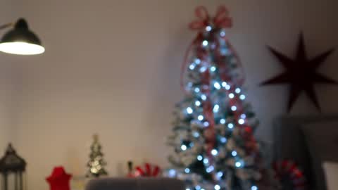 Ella online show from December 12, 2024, 7:15 pm