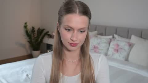 Ella online show from July 28, 2026, 8:01 pm