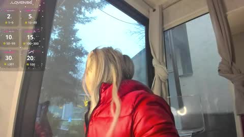 Snapshot of ella_vee chatting on February 6, 2026, 6:51 am ella_vee online show from February 6, 2026, 6:51 am