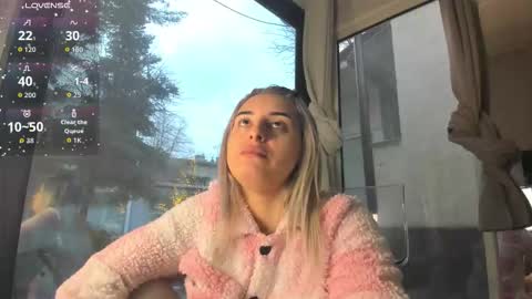 Snapshot of ella_vee chatting on February 9, 2026, 6:17 am ella_vee online show from February 9, 2026, 6:17 am
