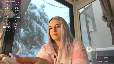 Snapshot of ella_vee chatting on February 18, 2026, 5:58 am ella_vee online show from February 18, 2026, 5:58 am
