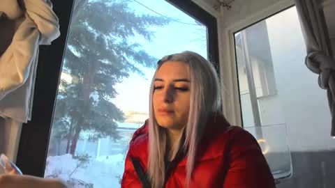 Snapshot of ella_vee chatting on February 19, 2026, 7:15 am ella_vee online show from February 19, 2026, 7:15 am