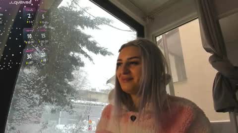 Snapshot of ella_vee chatting on February 21, 2026, 7:31 am ella_vee online show from February 21, 2026, 7:31 am