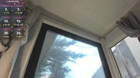 Snapshot of ella_vee chatting on March 5, 2026, 5:47 am ella_vee online show from March 5, 2026, 5:47 am