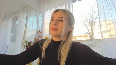Snapshot of ella_vee chatting on March 10, 2026, 6:07 am ella_vee online show from March 10, 2026, 6:07 am