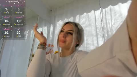 Snapshot of ella_vee chatting on March 15, 2026, 5:57 am ella_vee online show from March 15, 2026, 5:57 am