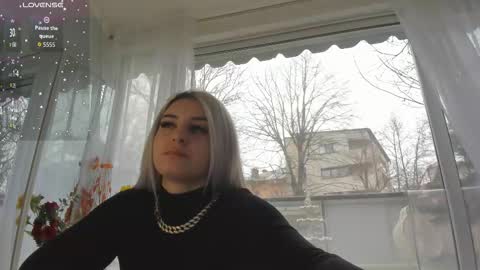 Snapshot of ella_vee chatting on March 22, 2026, 7:34 am ella_vee online show from March 22, 2026, 7:34 am
