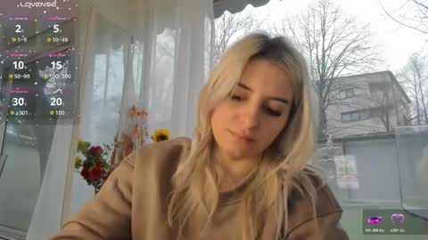 Snapshot of ella_vee chatting on March 28, 2026, 6:13 am ella_vee online show from March 28, 2026, 6:13 am