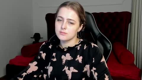 EllaBells online show from April 3, 2026, 5:16 am