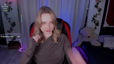 Ella online show from December 20, 2025, 3:08 pm