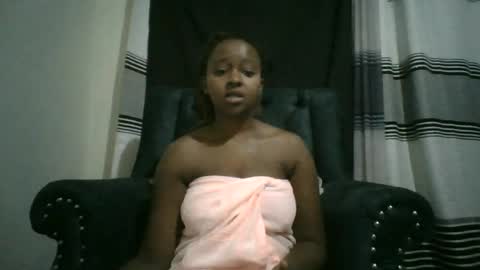 Snapshot of ellah_simone chatting on June 21, 2026, 6:10 pm ellah-simone online show from June 21, 2026, 6:10 pm