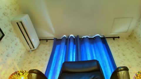 ellajanes online show from October 29, 2025, 4:53 pm