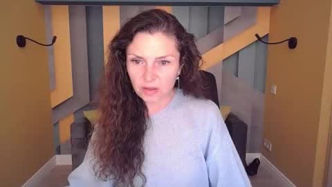 EllaLongs online show from May 19, 2026, 11:16 am